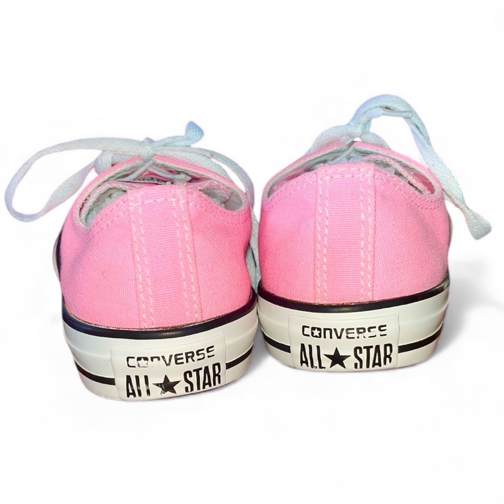 Chuck Taylor All Star Canvas
UNISEX LOW TOP SHOE - Picture 5 of 7